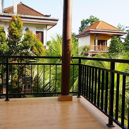 Central House Ubud  Bagian luar foto