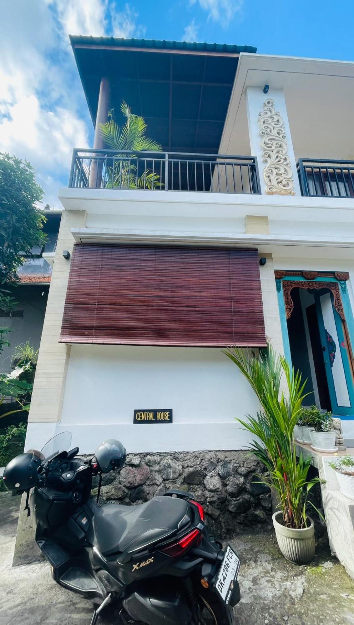 Central House Ubud  Bagian luar foto
