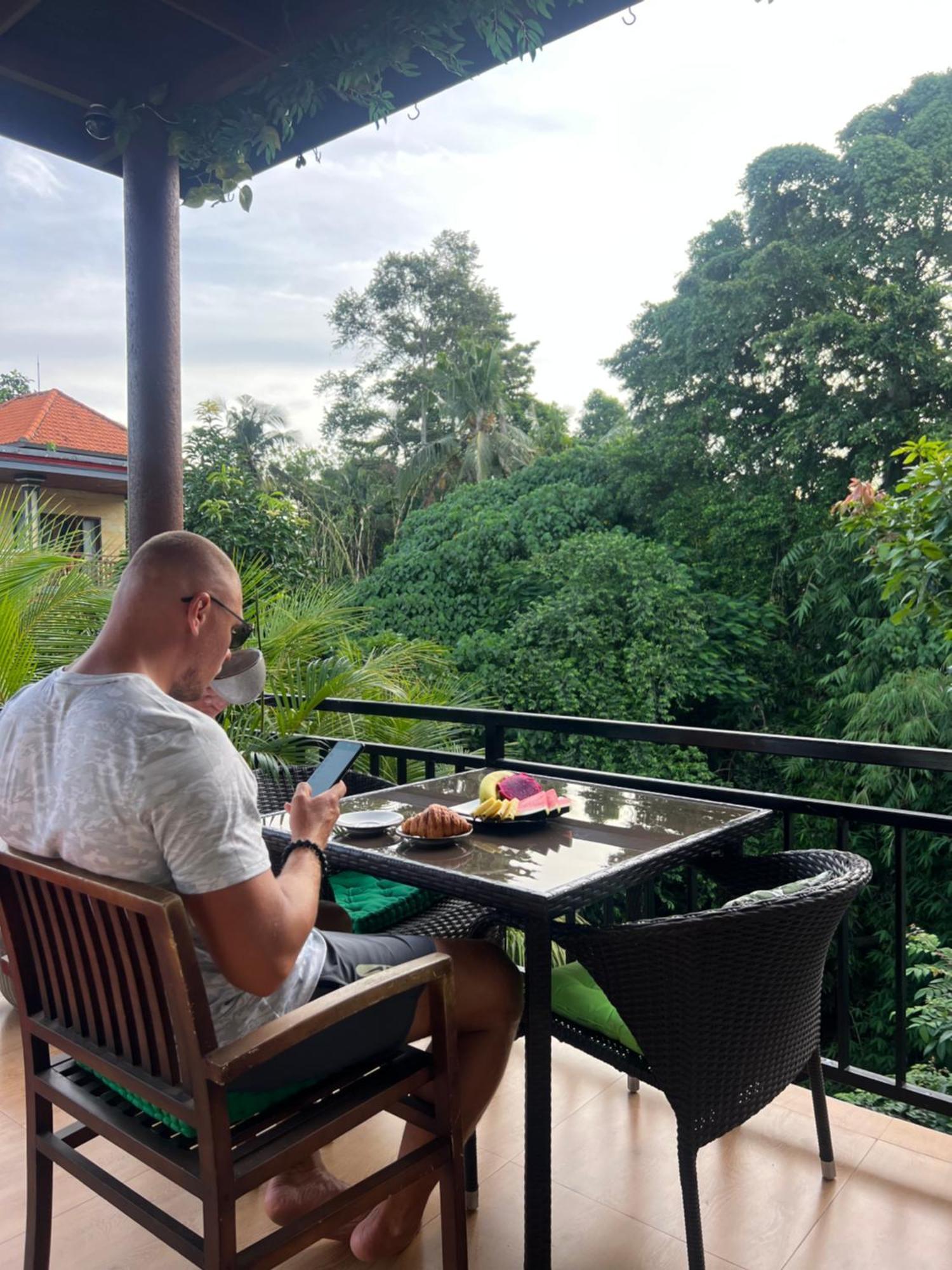 Central House Ubud  Bagian luar foto