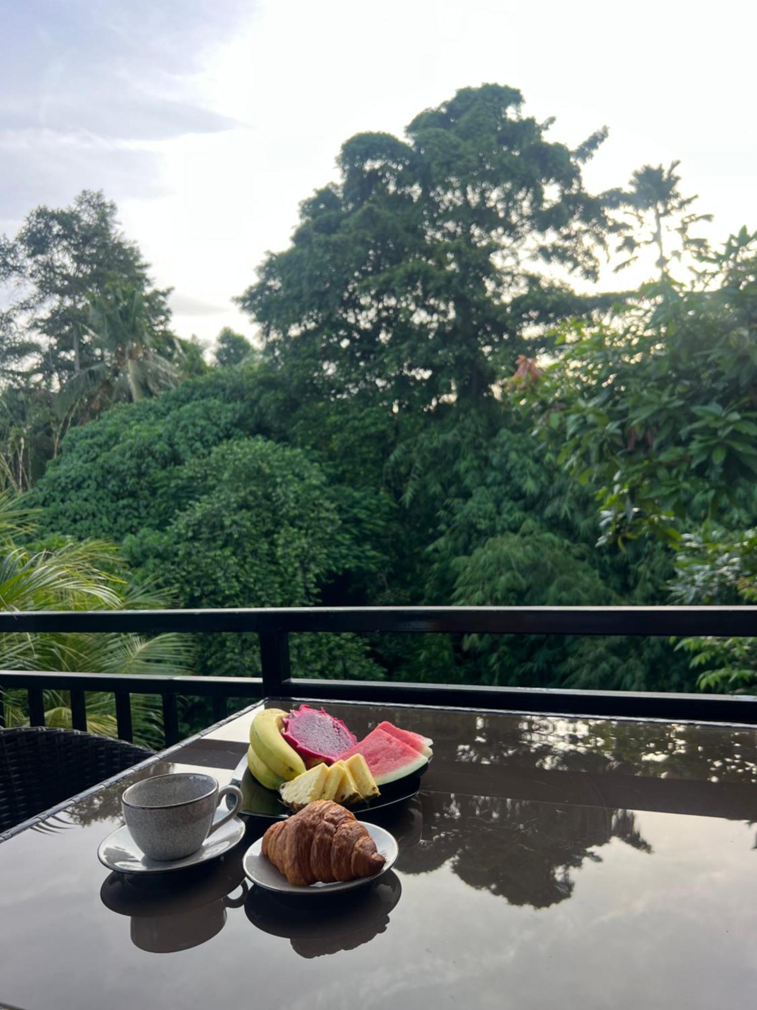 Central House Ubud  Bagian luar foto
