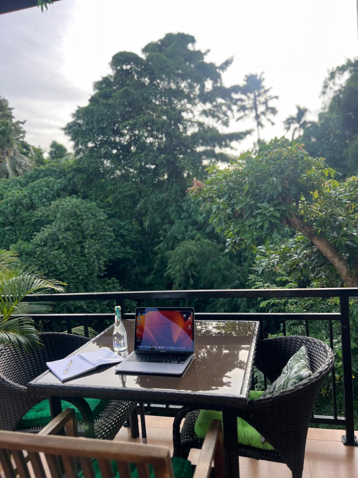 Central House Ubud  Bagian luar foto